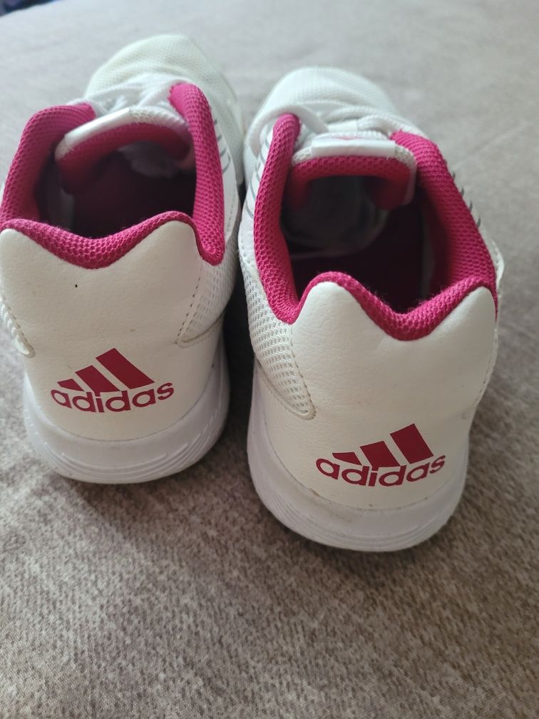 Кросівки Adidas нові