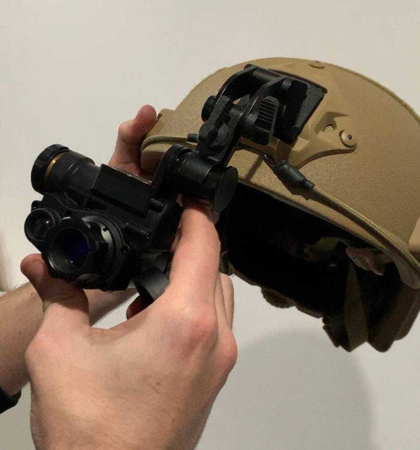 Прибор ночного видения Vector Optics NVG 10 Night Vision