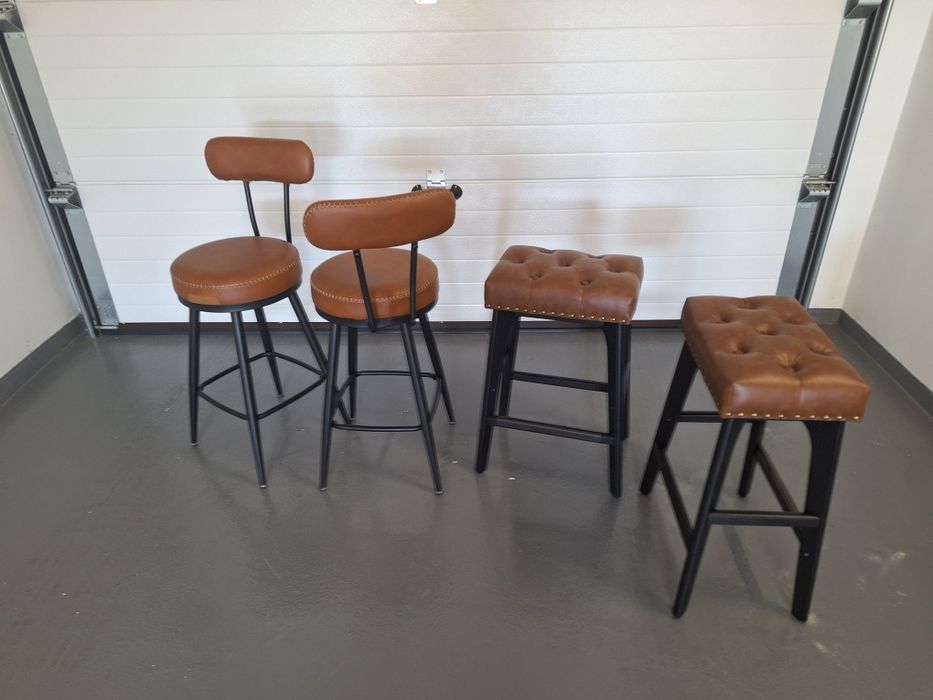 Krzesla Hokery barowe 2 zwykle i 2 obrotowe