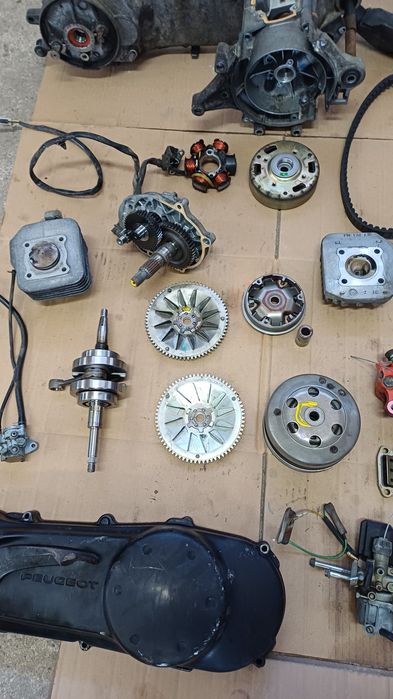 Peugeot speedfight 2 CZĘŚCI silnik wał,gaznik,tłumik,pokrywa,sprzegło