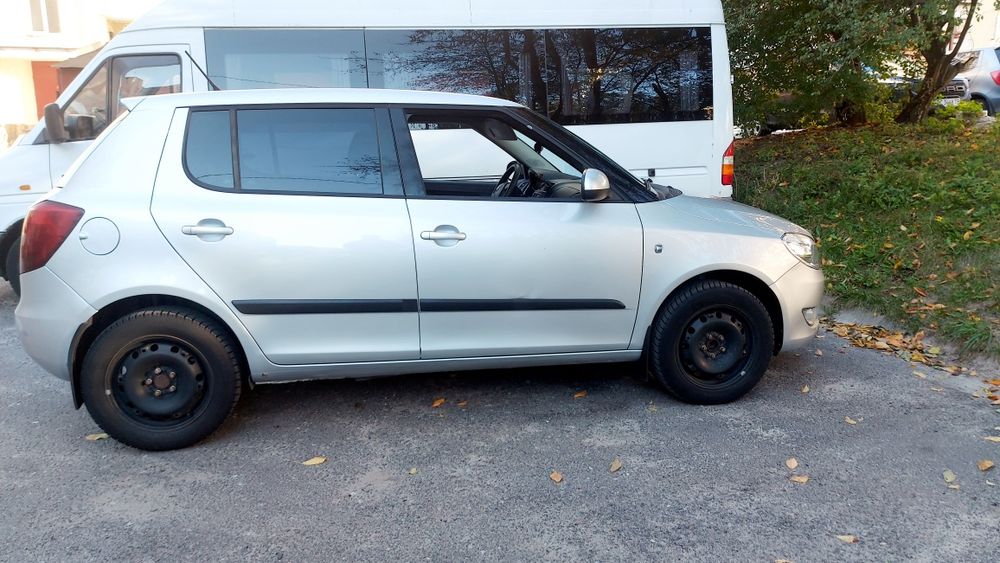 Skoda fabia 12 рік 1.6 бенз