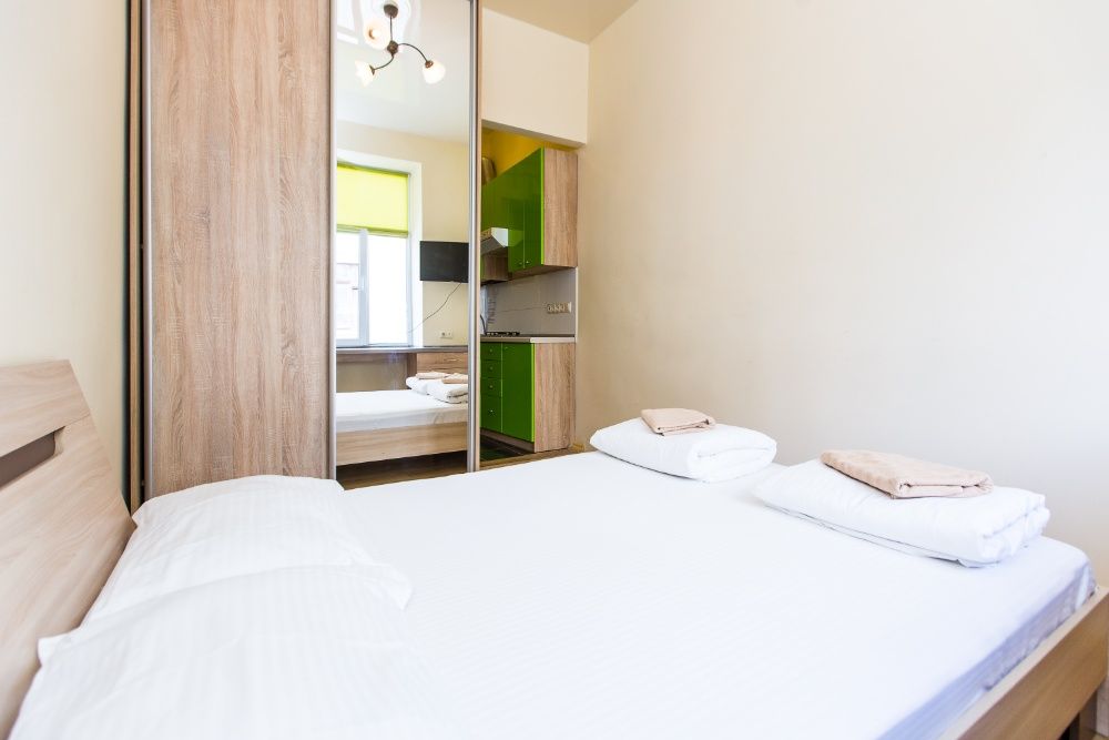 Студія в центрі Кониського 7