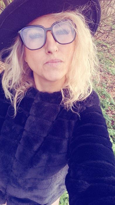 Czarny kapelusz damski wiosenno Jesienny