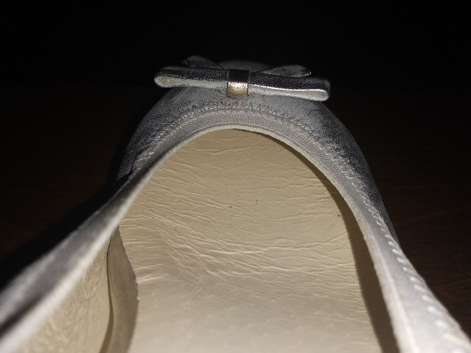 Nowe skórzane baleriny rozmiar 38