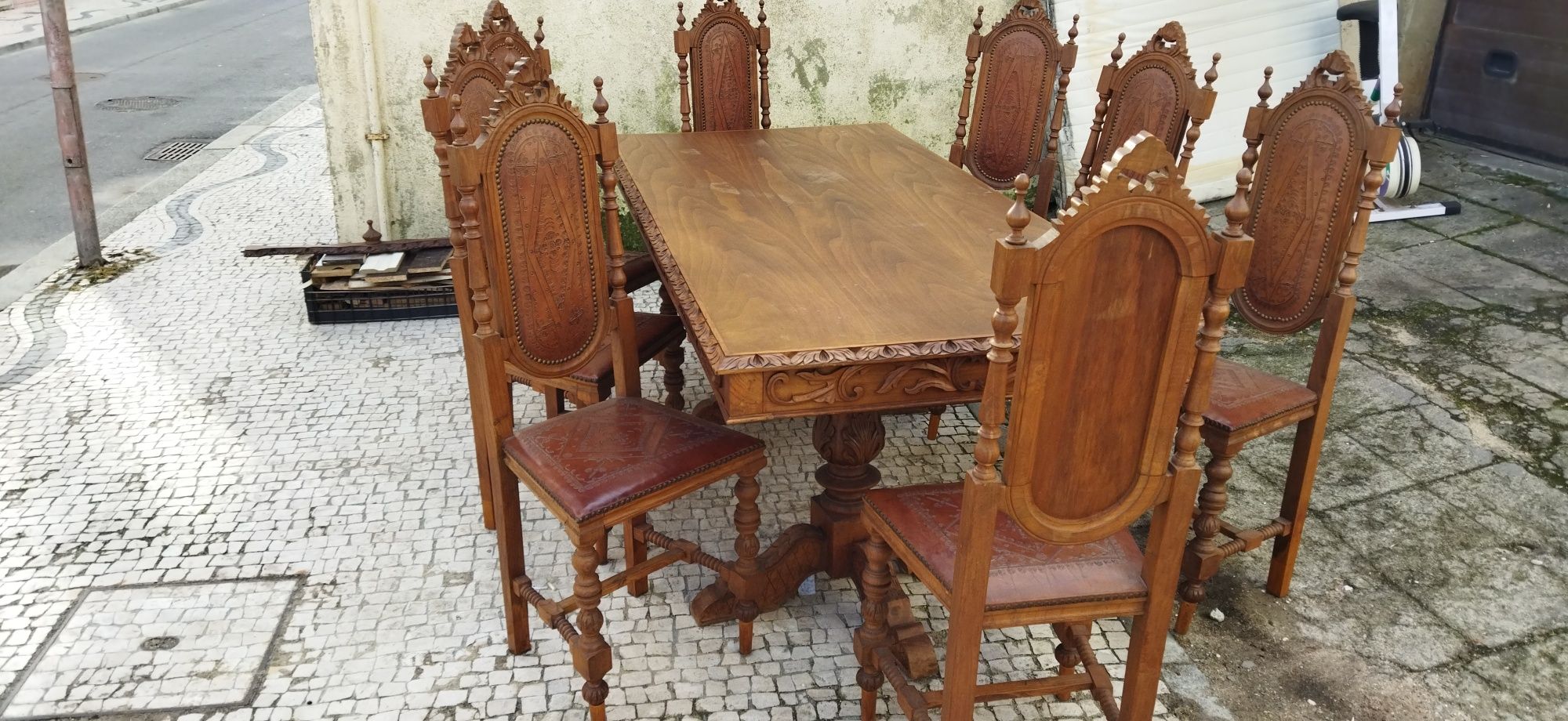 Vendo mesa cadeiras