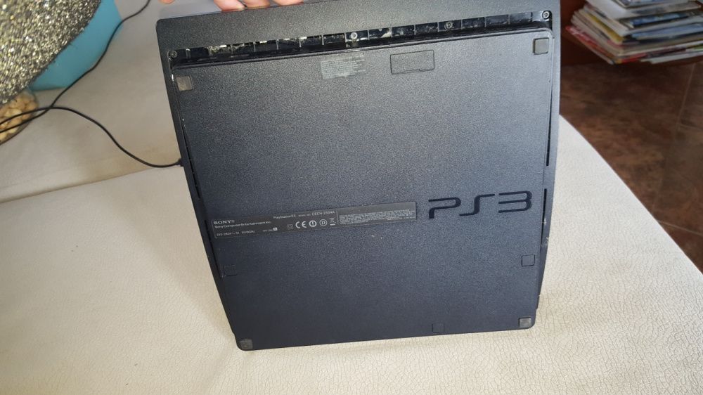 PlayStation 3 com 2 comandos sem fios