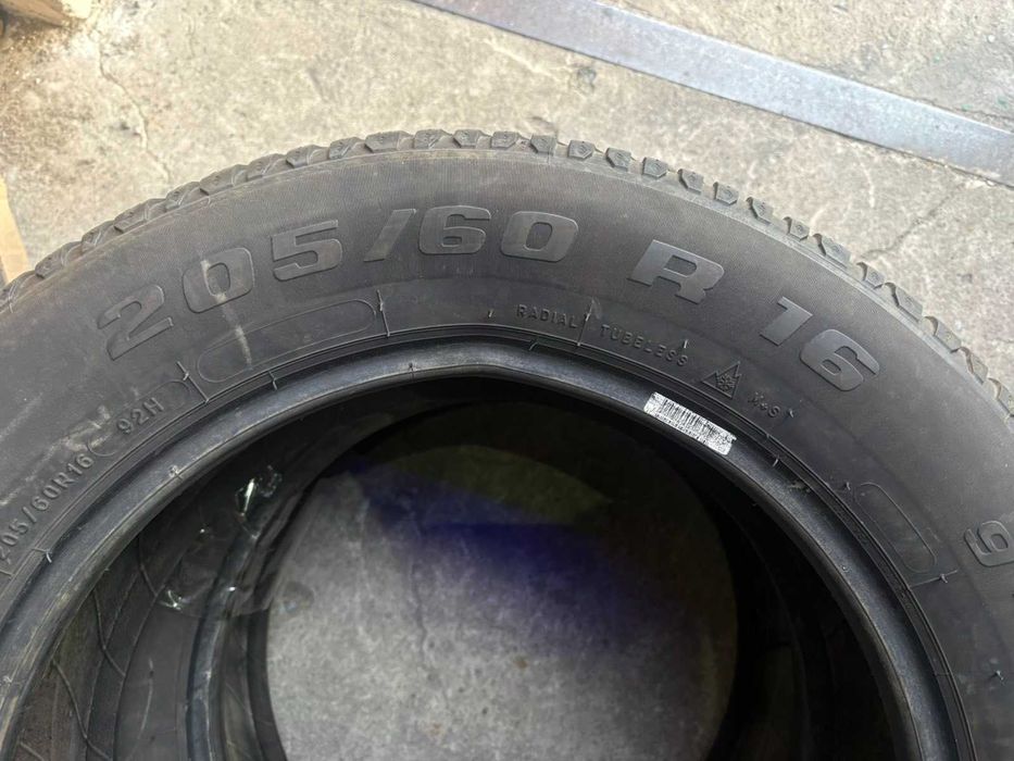 Шины 205/60 R16 BF-Goodrich пара зима (хорошее состояние) L7