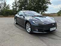 Tesla model s 75 rest