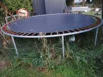 Trampolina. Sprzedam dużą trampolinę
