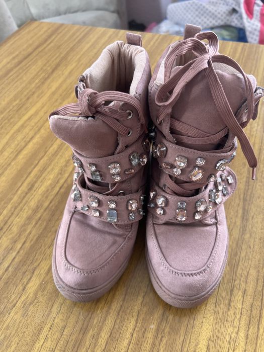 Снікерси 39 розмір