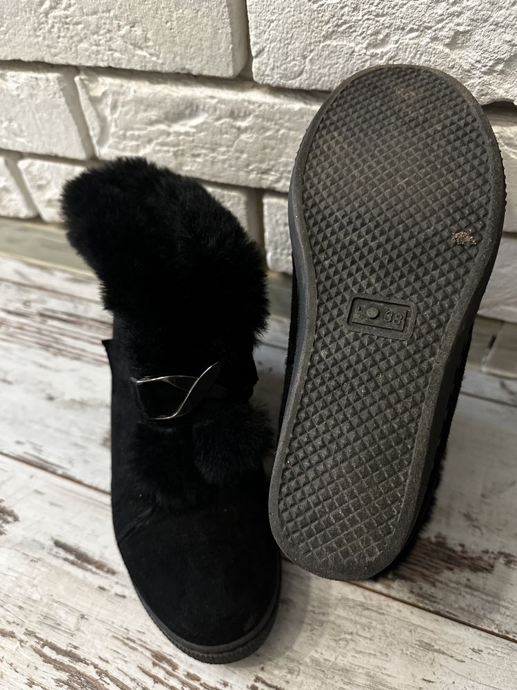 Zimowe buty futerko koturna czarne 38 kozuch