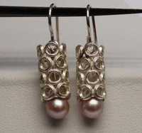 Srebrne wiszące kolczyki z perłami ażurowe ozdoby