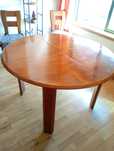 Mesa de jantar c/ cadeiras e aparador