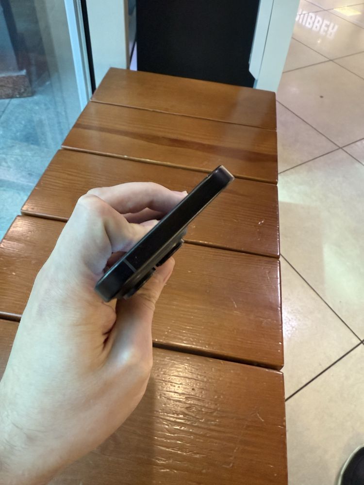 iPhone 16 Pro 128GB Black Titanium