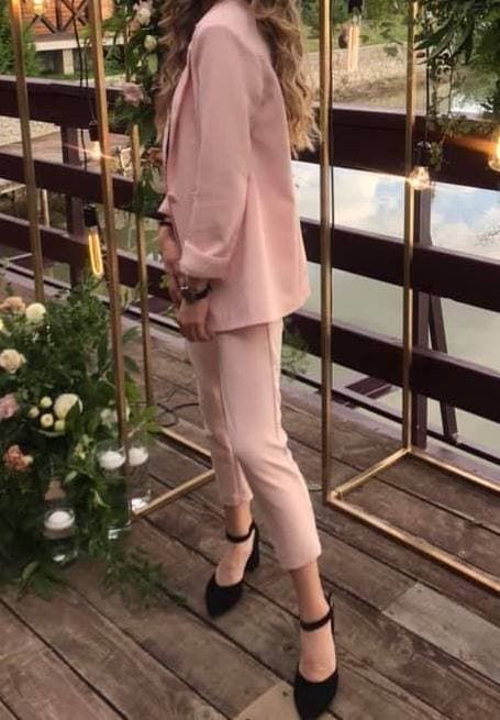 Брючный женский костюм