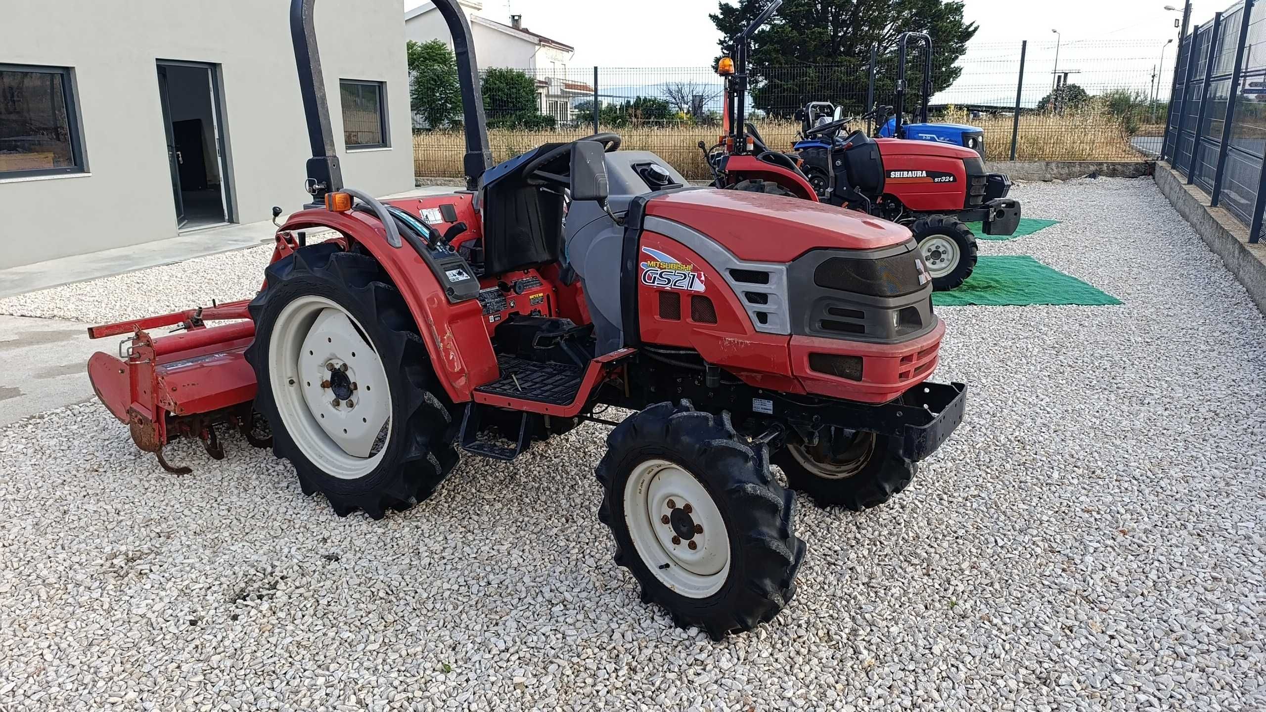 Mitsubishi GS21, 4x4 com frese