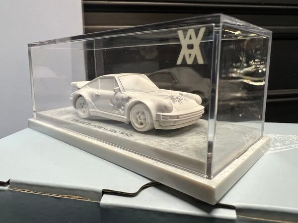 Hot Wheels Porsche 930 x Arsham  ERODED 911 Turbo 930 unikat modernART