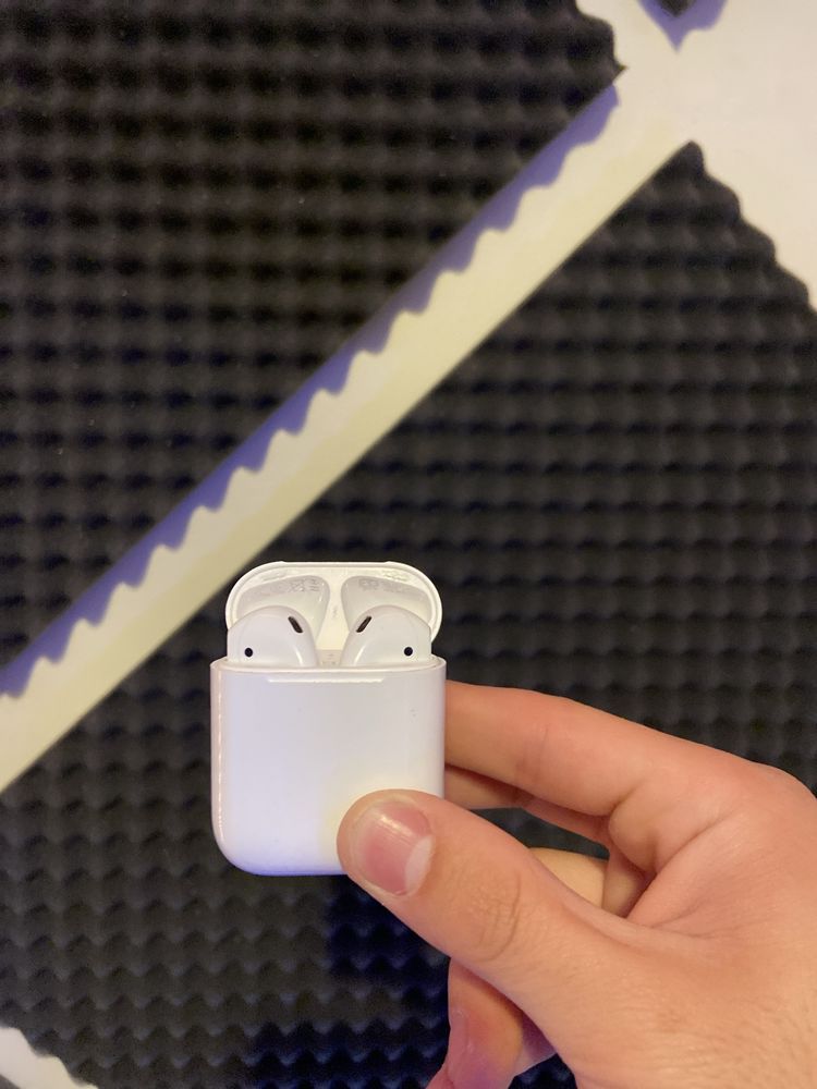 Airpods com menos de 1 ano de utilizaçao