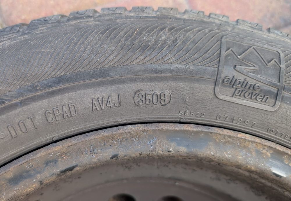 Koła felgi stalowe opony zimowe R15 185/65 4x100 czujniki TPMS renault