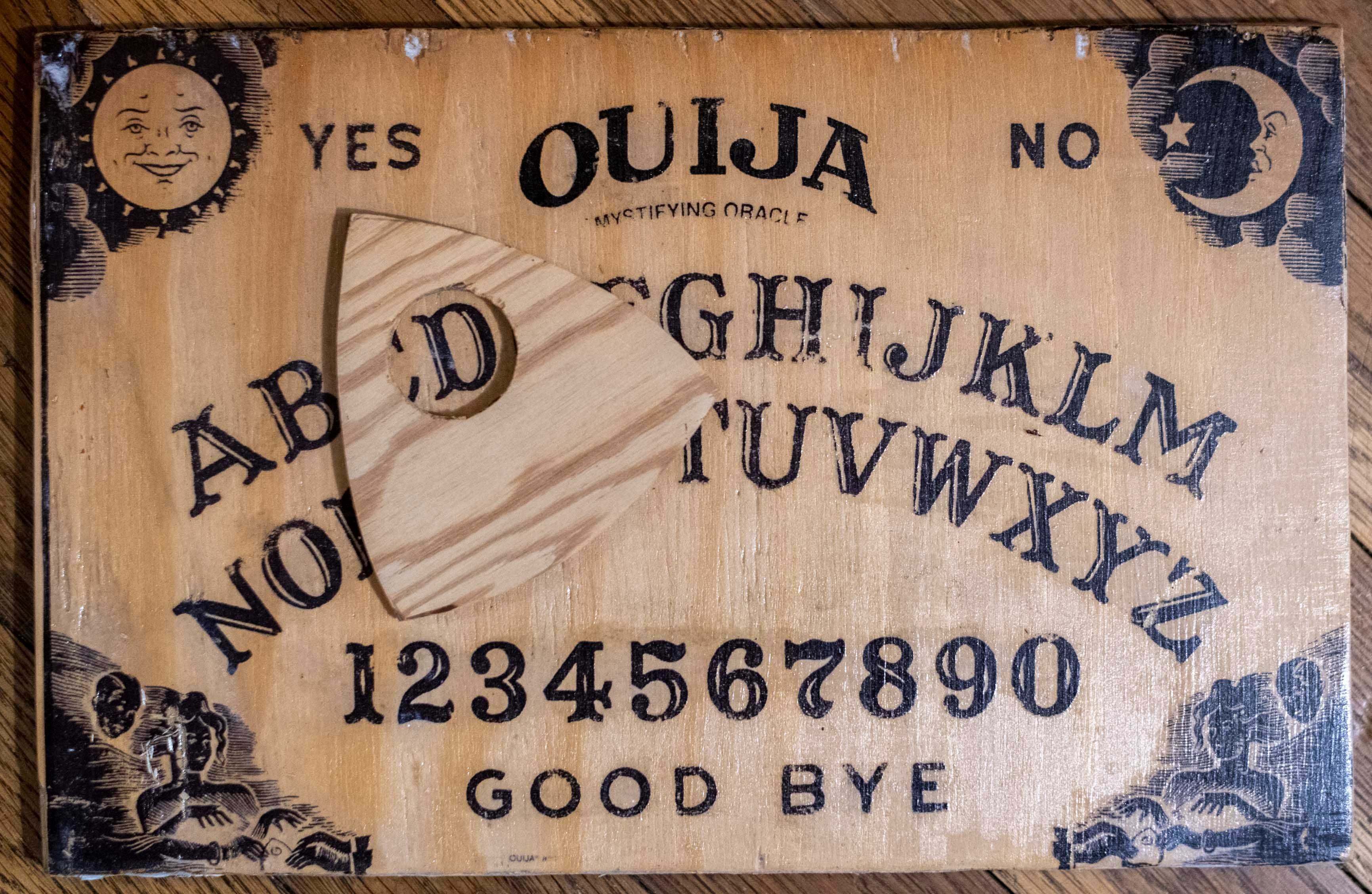 Ouija gra planszowa prezent spirytyzm wywoływanie duchów halloween