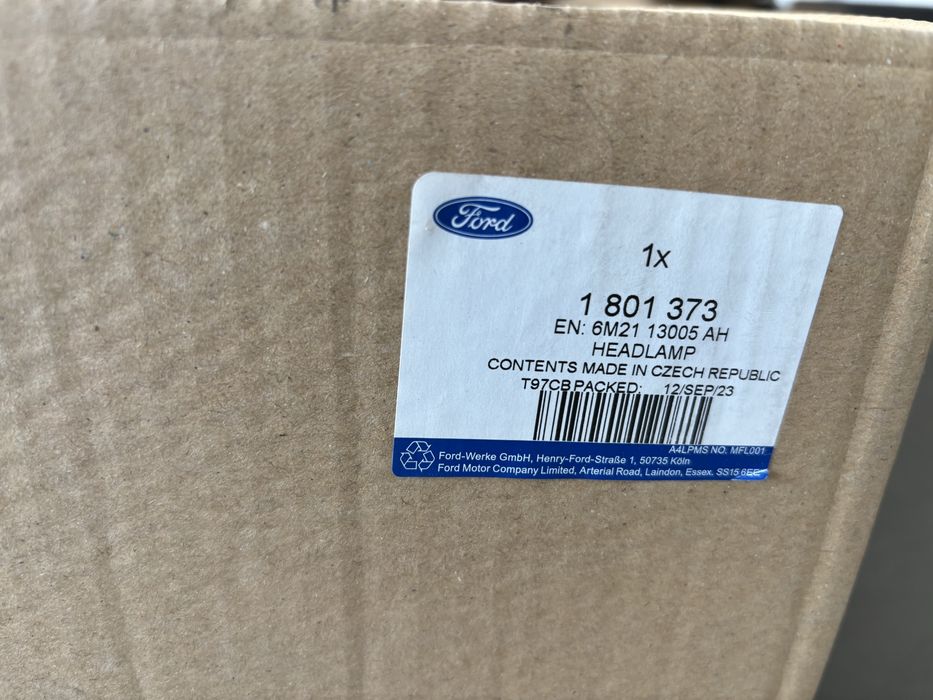 Otica direita ford Smax