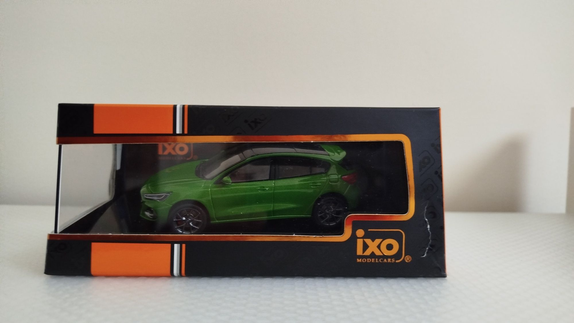 Miniatura Ford Focus ST 1/43 Nova