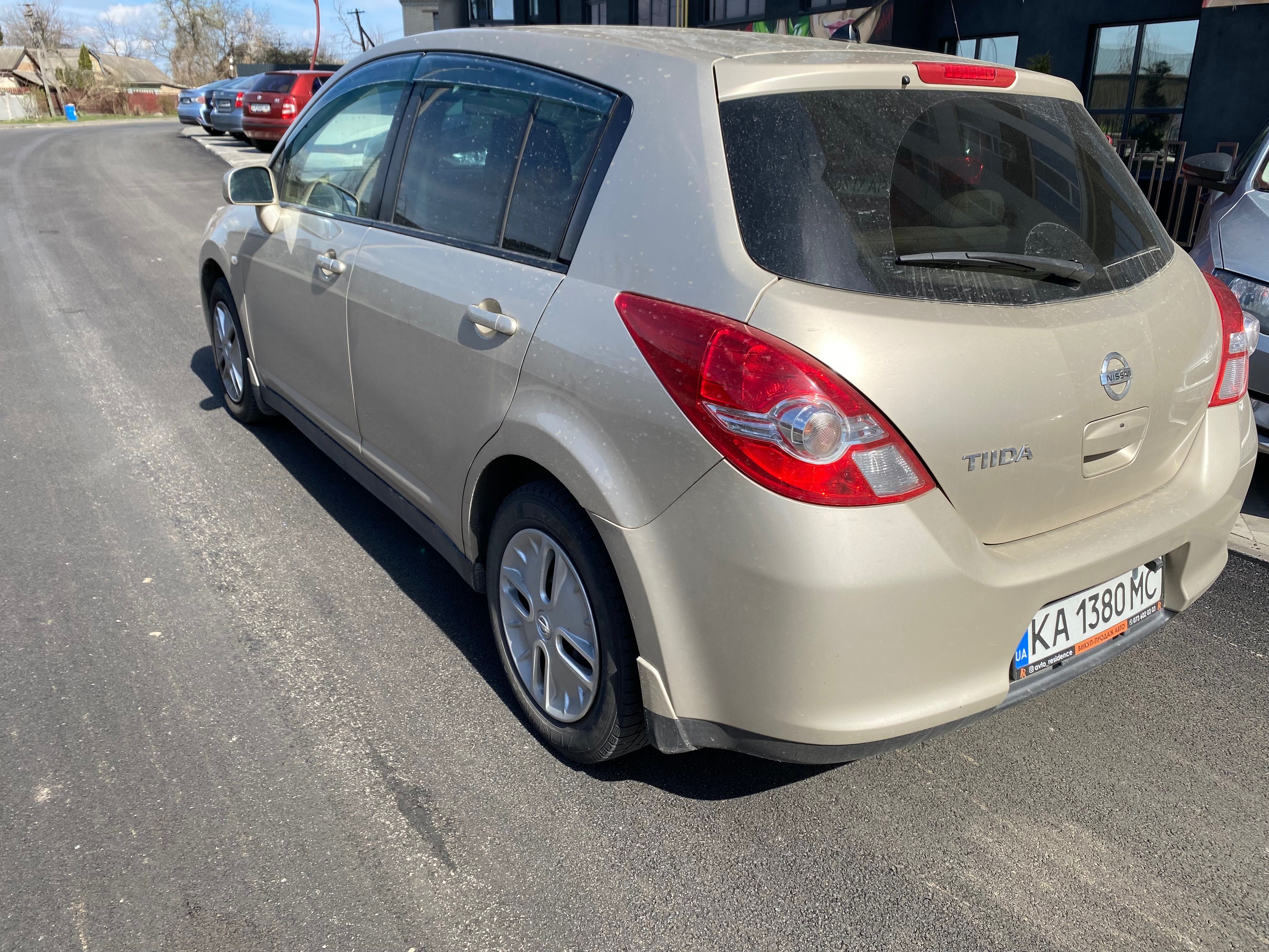 Nissan Tiida продаж