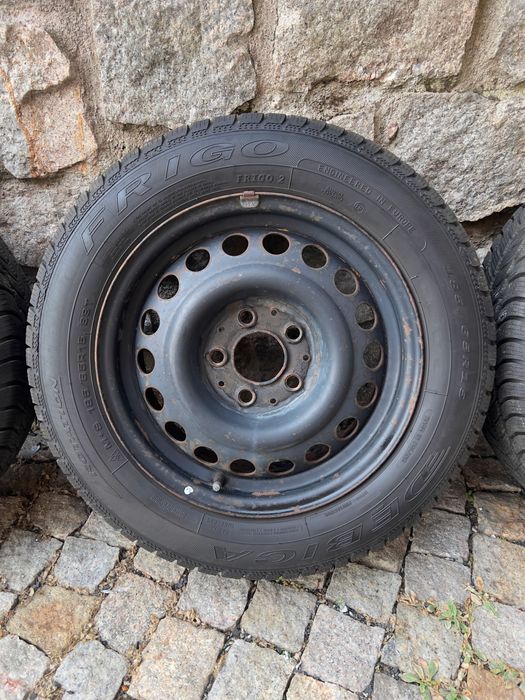 Komplet zimówek Dębica Frigo 185/65 R15 + felgi stalowe 4 szt