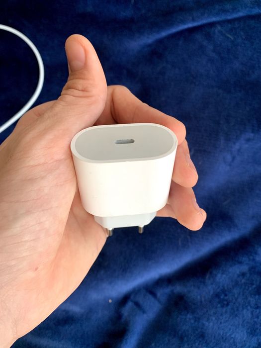 Швиткісна зарядка на IPhone