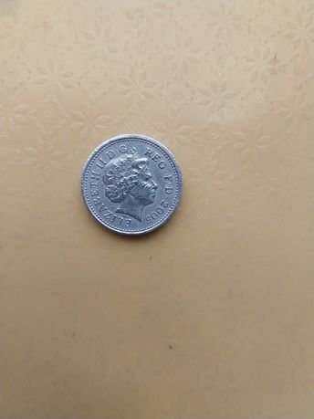 монета one pound 2005