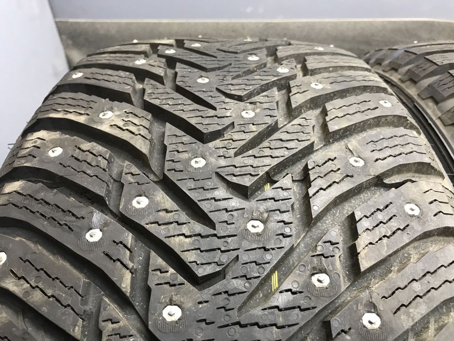 Шини як Нові 245 45 R18 100W зима Nokian Hakkapeliitta 8 шипи зимові