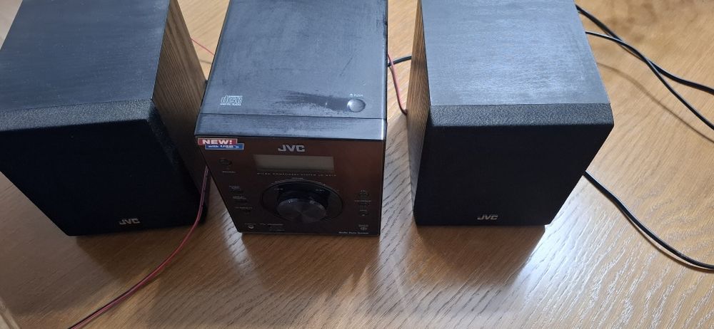 JVC wieża z dwoma głośnikami