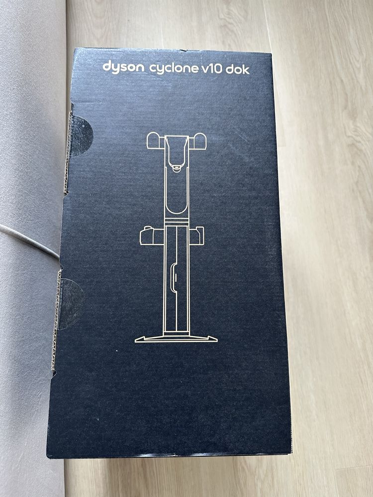 Dyson cyclone v10  stacja dokująca nowa zapakowana