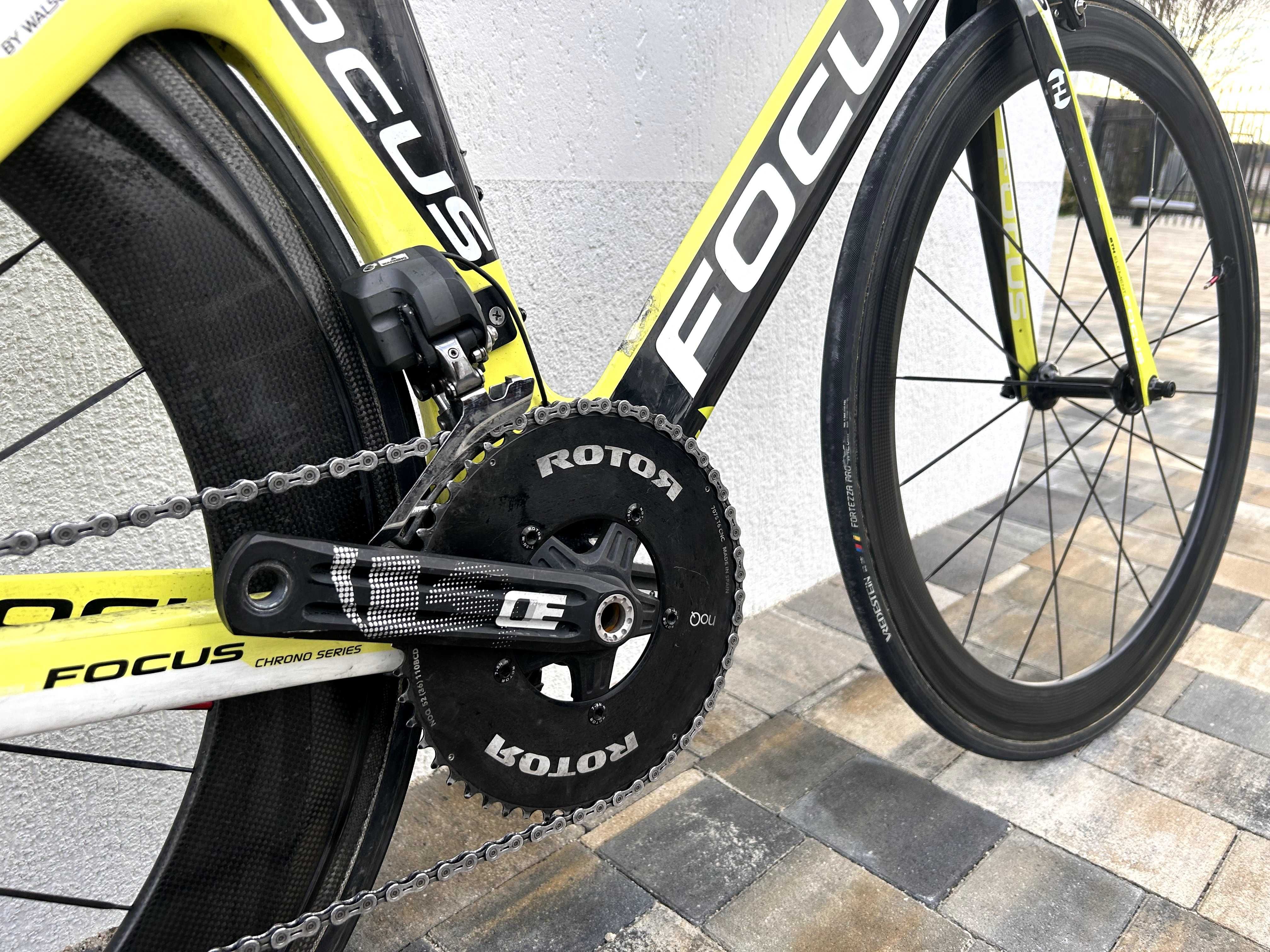 Rower czasowy Focus Chrono, rozmiar S, Ultegra Di2 i koła karbon Edge