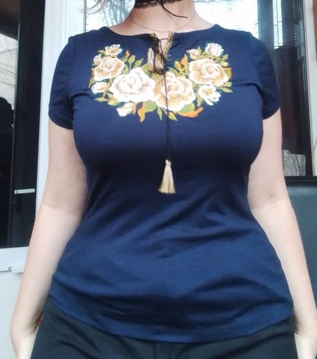 Темно-синя вишиванка