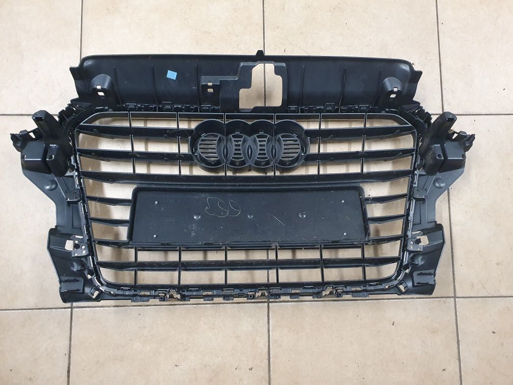 Wysyłka Atrapa grill Audi A3 8V oryginał