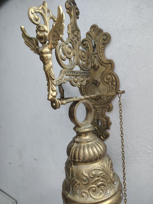 Mosiężny dzwon ścienny