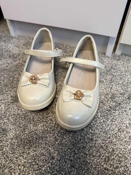 Туфельки для дівчинки 34 розмір