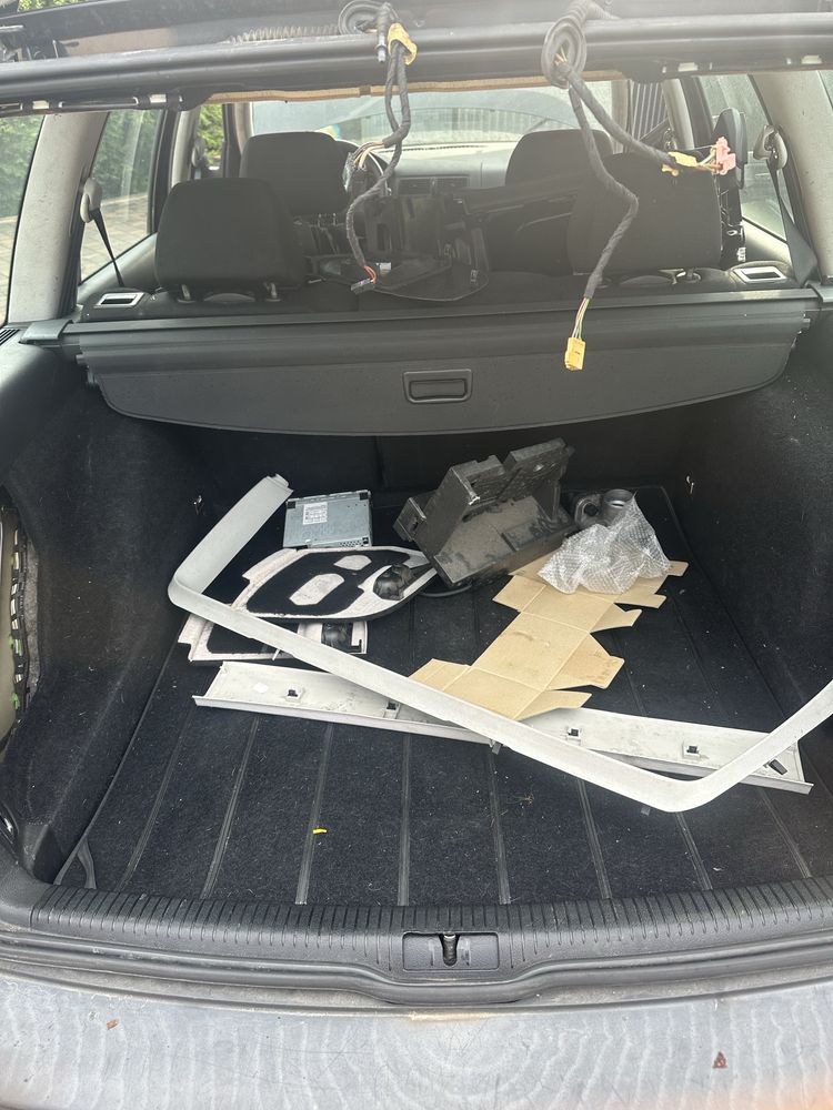 Golf 4 1.6 w calosci lub na czesci