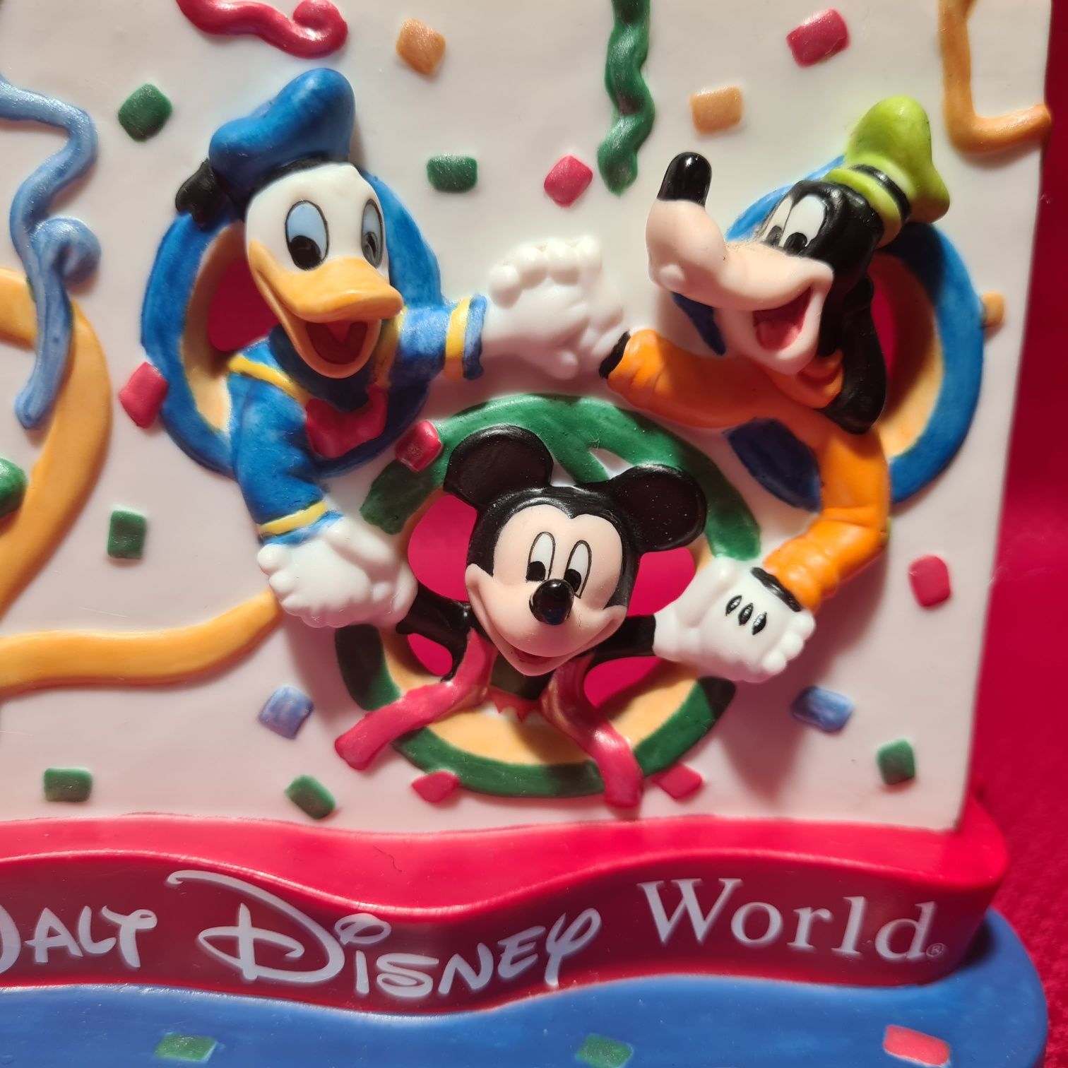 [21] Statuetka  z okazji obchodów Disney World 2000 Mickey Donald i Go