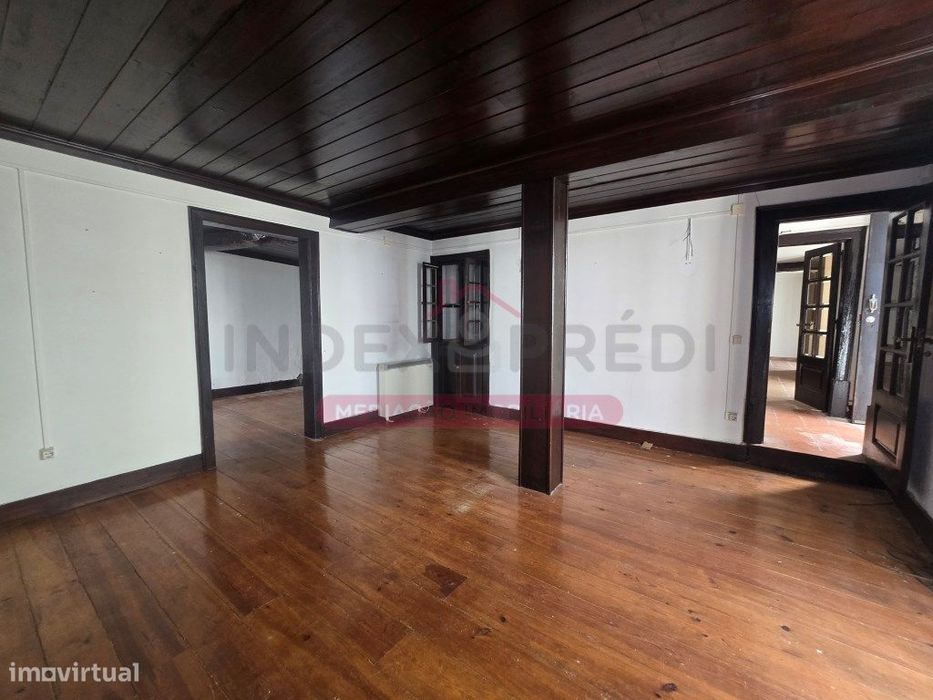 Moradia com excelente estado, bem localizada.