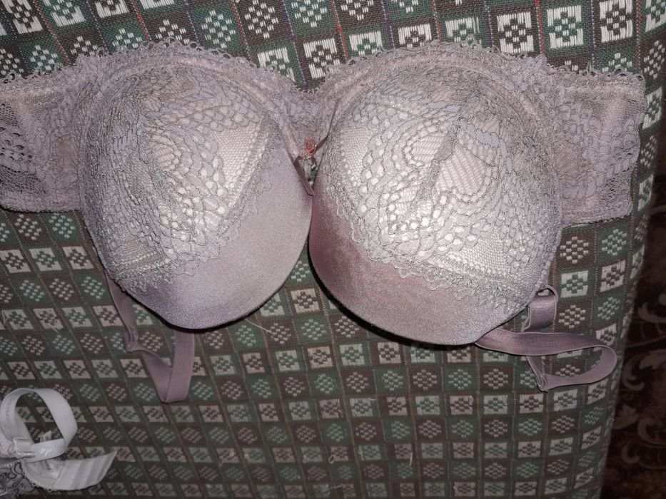Бюстгалтери пуш ап