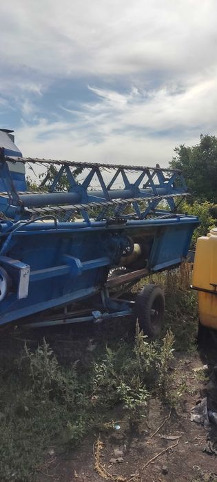 Комбайн на ходу ,зернозбиральний Бізон  110.
