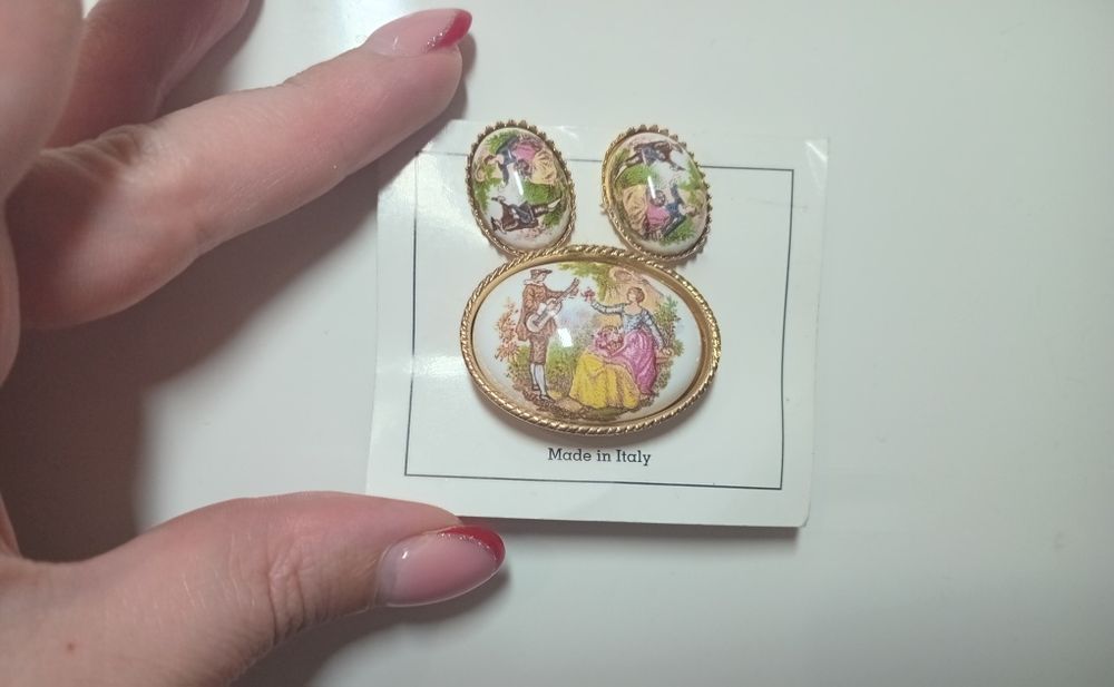 Набор (клипсы и брошь)