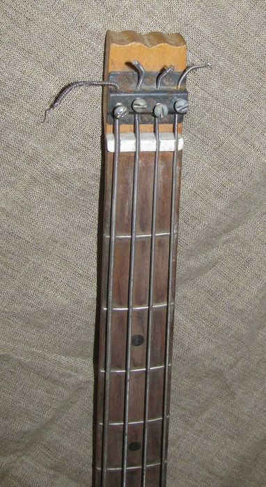 Бас гитара, мастеровая