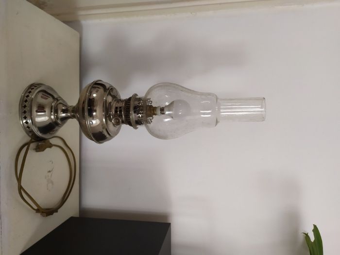 Candeeiro de mesa antigo a petróleo cromado completo