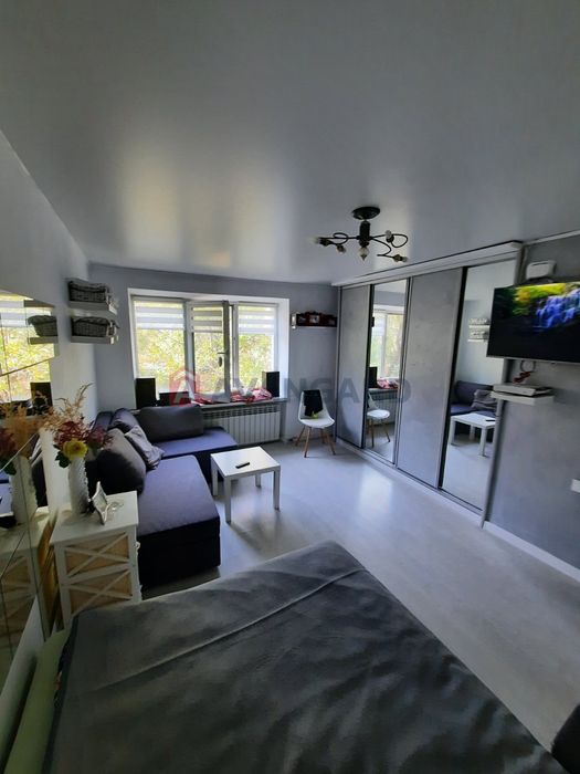 1к вул. Вишгородська Оболонь, озеро Міністерське, Епіцентр