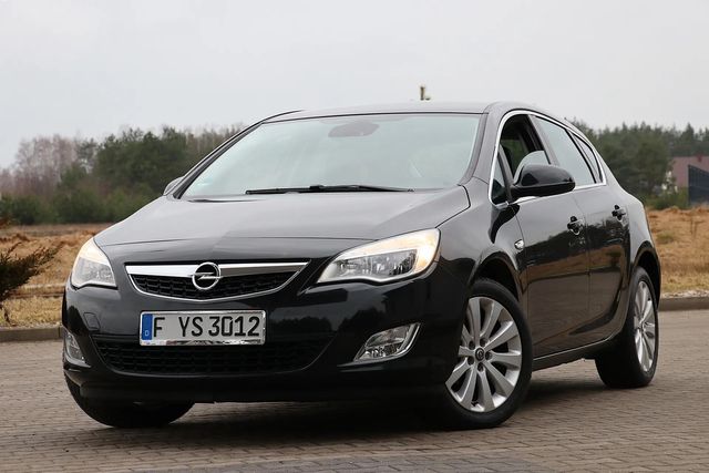 Opel Astra Nawigacja Pół Skóry Klimatronik Tempomat Pdc Niemcy