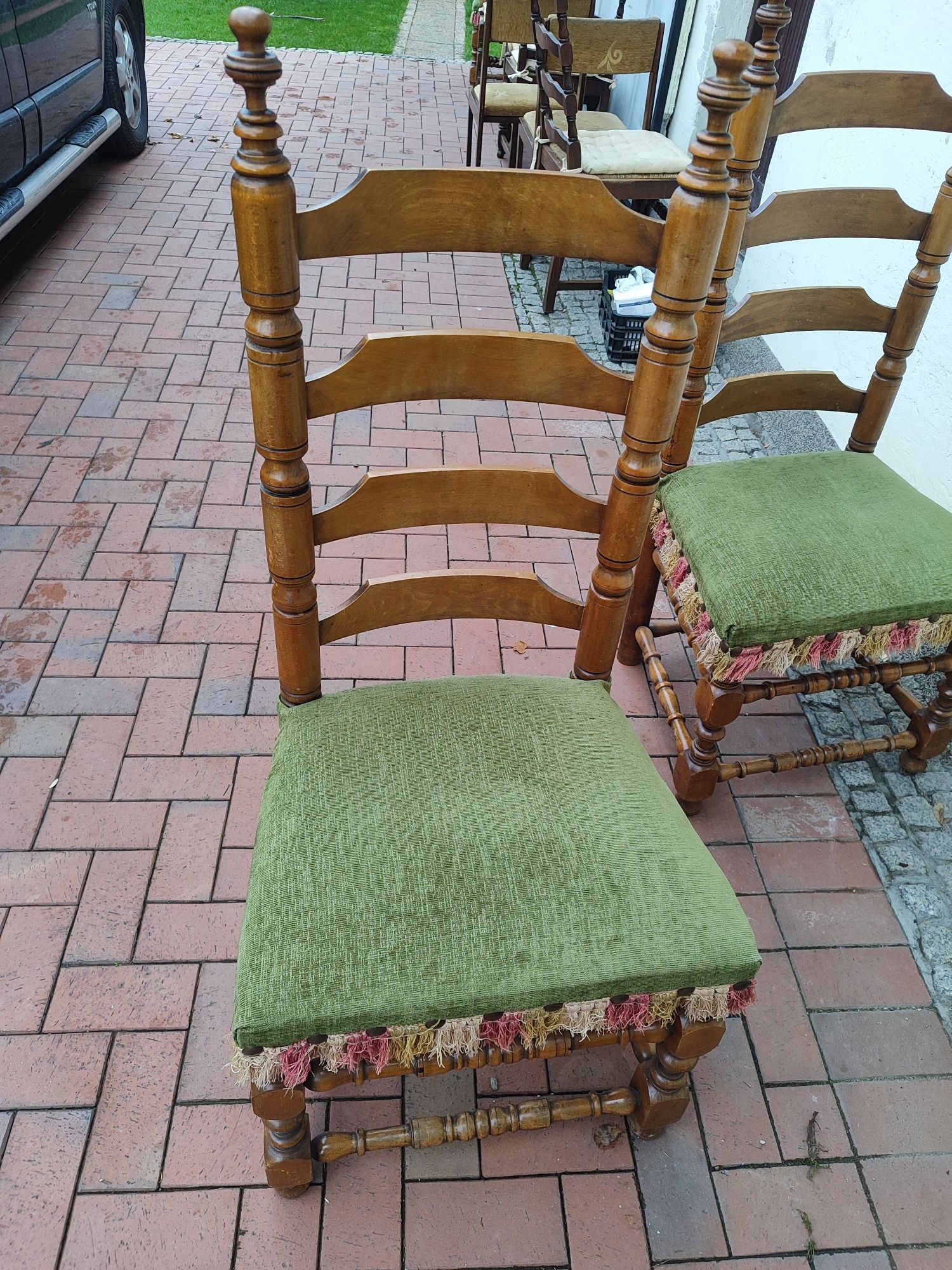 Krzesła na sprzedaż