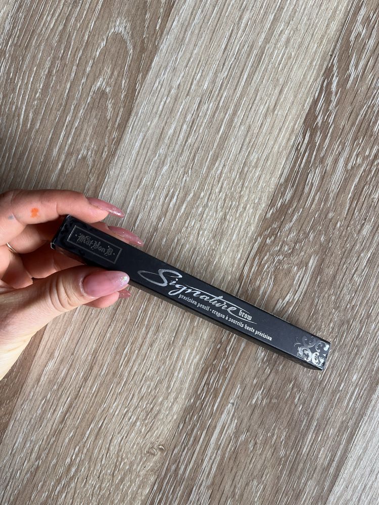 Kat von d signature brow kredka automatyczna auburn do brwi